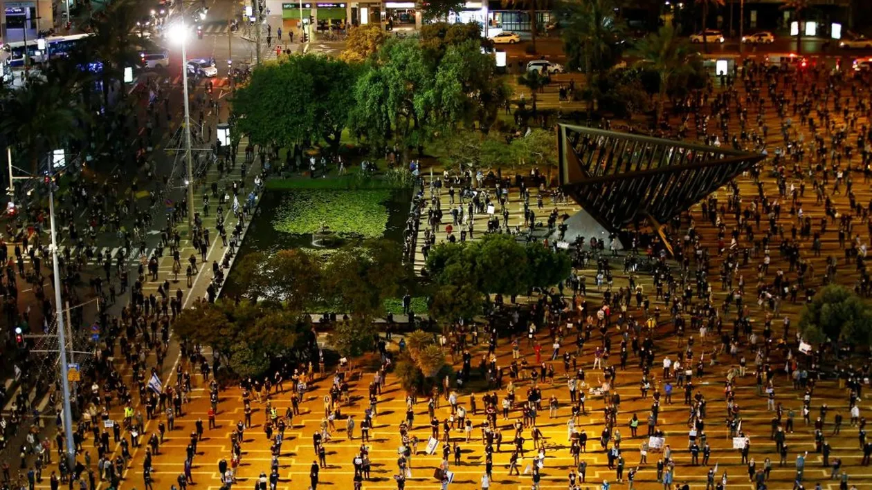 Protest în plină pandemie de coronavirus! Mii de israelieni s-au adunat în stradă, dar au respectat distanțarea socială