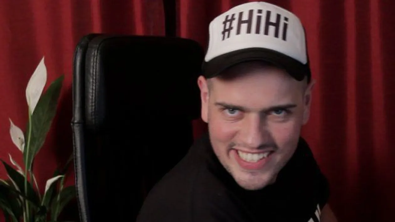 Dulce împăcare! Ipostaza intimă în care au fost surprinşi Laura Giurcanu şi Bromania, după ce bruneta a anunţat despărţirea