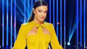 Raluka, călătorie urgentă, în Turcia. Iată cu cine a plecat artista în Istanbul!