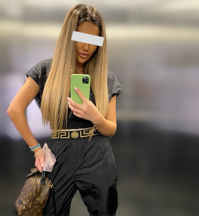 Gina nu ratează nicio ocazie să pozeze (Foto: Instagram)