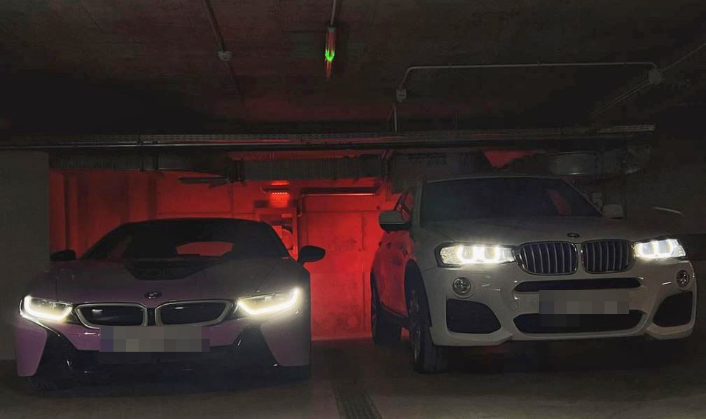 Cele două BMW-uri ale Yannei (Foto: Instagram)