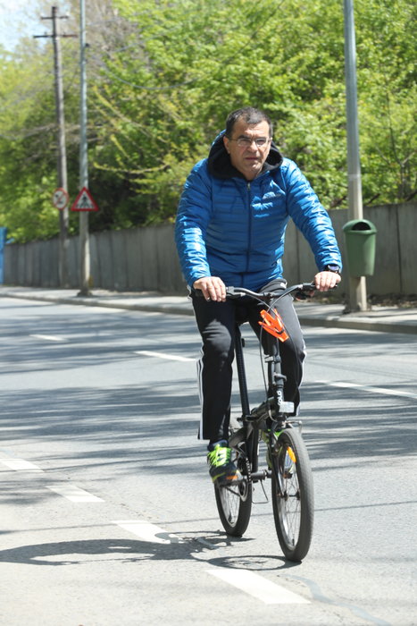 Mihai Mărgineanu preferă să meargă pe bicicletă, în loc să şofeze.