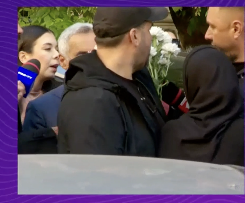 Cum a apărut Călin Georgescu azi în fața Poliției? Gestul față de o bătrână i-a sensibilizat pe toți