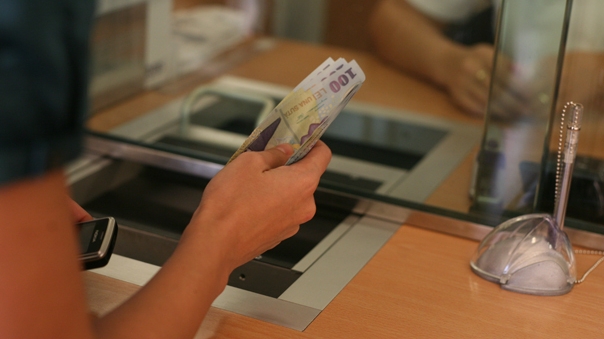 Veste bună pentru românii care au credite. Anunţul zilei de la BNR
