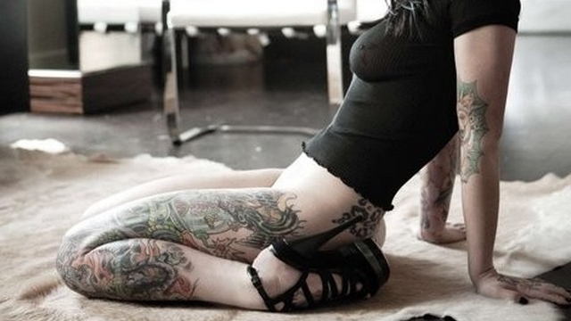 Vara asta se poarta tatuajele! Vezi cum arata cele mai sexy femei pictate pe tot corpul!
