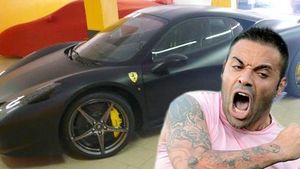 Ce BESTIE NEAGRA si-a facut aparitia in vestiarul FC PALERMO! Varful Miccoli si-a TRAS un Ferrari de aproape 600 de CAI!