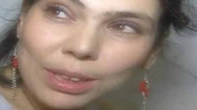În sfârşit a venit şi acest moment! Ioana Tufar s-a SPĂLAT! Uite-o cum îşi curăţă dinţii şi îşi face duş!