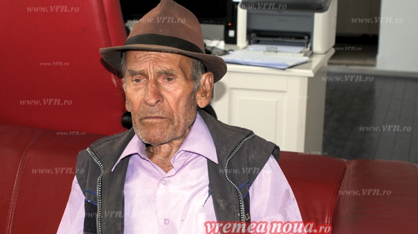 Femeia care va avea grijă de acest bătrân din Vaslui va primi toată averea lui! Care sunt criteriile de selecție