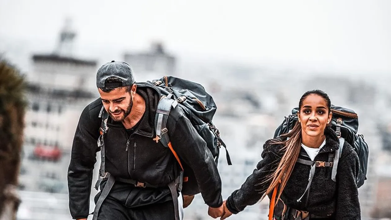 Ștefania de la Asia Express, apariție fierbinte pe internet. A ieșit din baie și s-a fotografiat fără haine