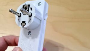 Electrocasnicul pe care toți românii îl folosesc zilnic, care consumă cât 44 de becuri LED. Îți "umflă" factura la curent fără să-ți dai seama!