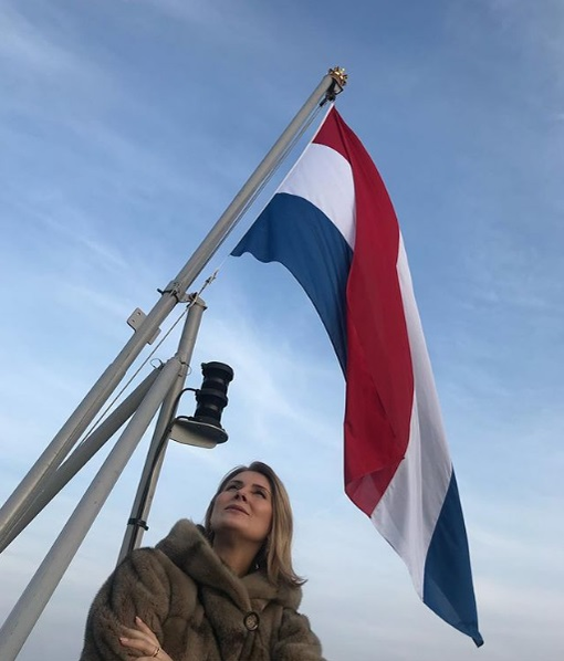 Alessandra Stoicescu, mândră de cât de mare i-a crescut burtica de gravidă. Cum s-a pozat vedeta de la Antena 3