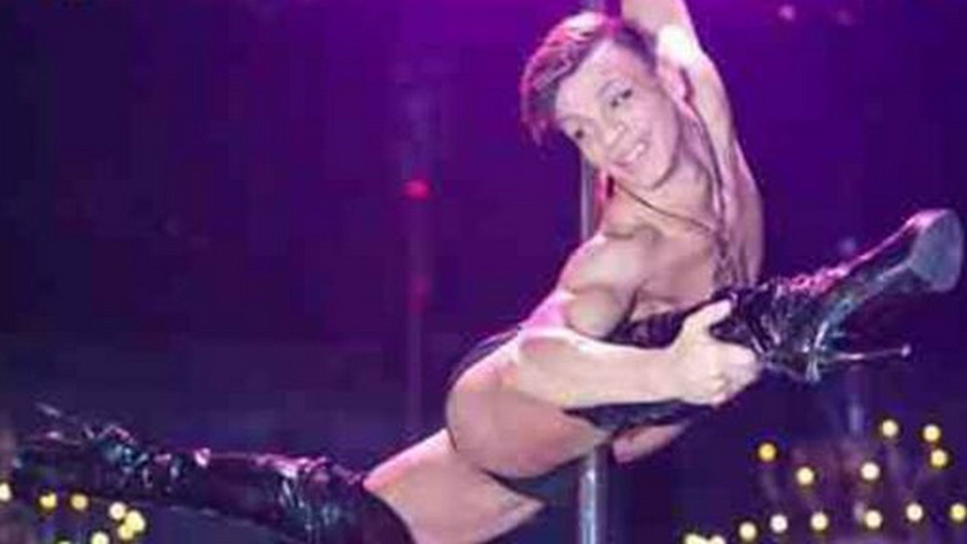 Drama dansatorului la bara care le face invidioase pe cele mai bune stripperite. A plecat in China ca sa-si salveze familia, dar..