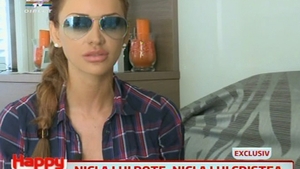 VIDEO Bianca Dragusanu participa la "Serviti, va rog!", iar Nea Marin ii face zile fripte! "E stresant! Ma usuca! Sigur ii bag laxative in mancare!"