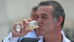 Pregăteşte ”ultimul tun”? Ce ”aranjament” a făcut GIGI înaintea meciului contra lui HAGI