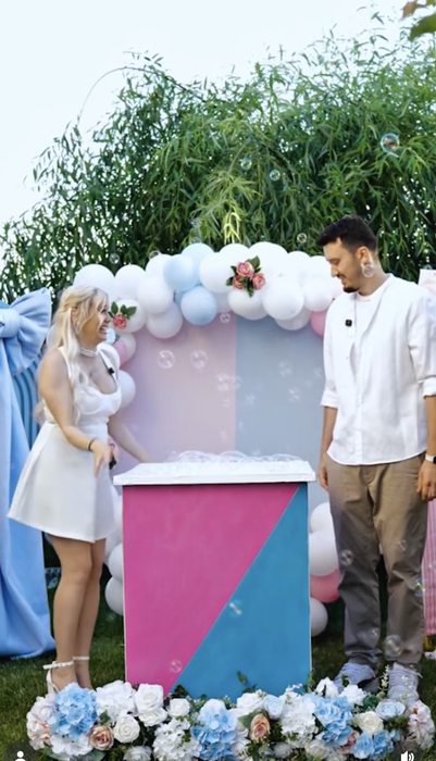 Fetiță sau băiețel? Anisia Gafton a făcut gender reveal