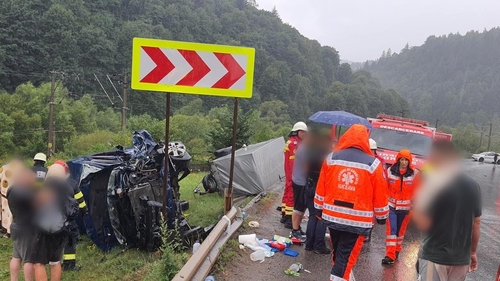 Accident grav pe DN 17 între un microbuz și un autotren. A fost activat Planul Roșu de Intervenție