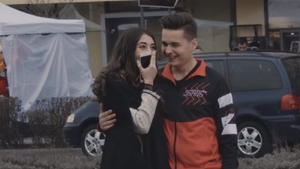 Selly a demonstrat că este numărul 1! I-a făcut iubitei o surpriză ca în filme, de Ziua Îndrăgostiților: „Îmi tremură picioarele”