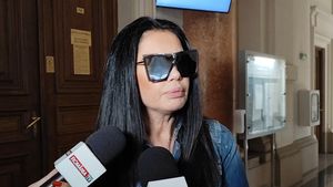 Oana Zăvoranu, cenzurată pe TikTok din cauză că e susținătoare George Simion și Călin Georgescu: „Mi-au șters...”