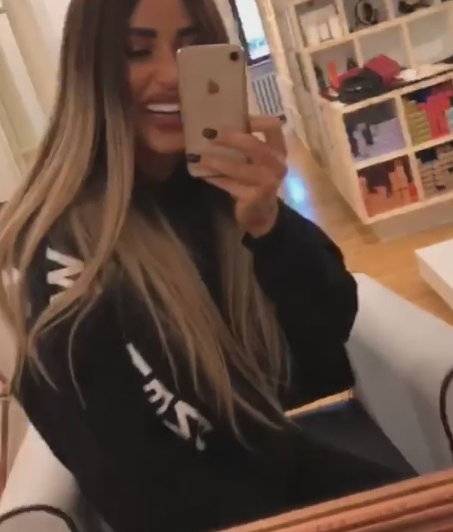 Daniela Crudu a dat brunetul pe blond! Fosta asistentă TV şi-a schimbat radical look-ul