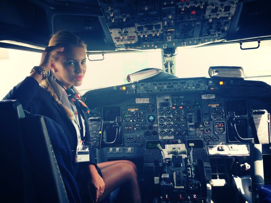 DIANA este stewardesă şi… Imagini în premieră cu bunăciunea de la ”Supravieţuitorul”!