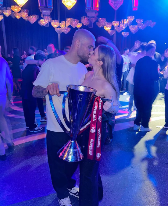 Antonia Salanță este iubita lui Daniel Bîrligea, atacantul de la FCSB/ sursă foto: social media