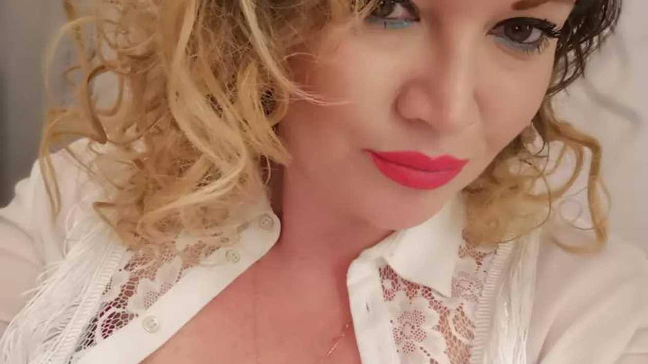 După ce a fugit de acasă, Oana Lis s-a afișat cu un bărbat misterios: ”Ce repede l-ai agățat”