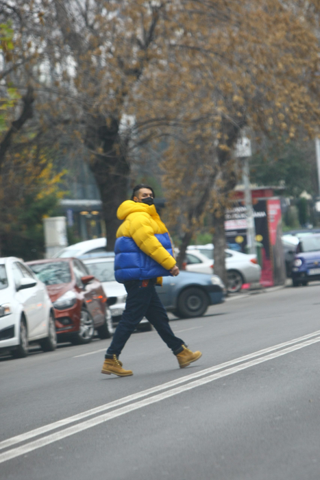 Smiley, în timp ce se îndrepta spre mașina lui