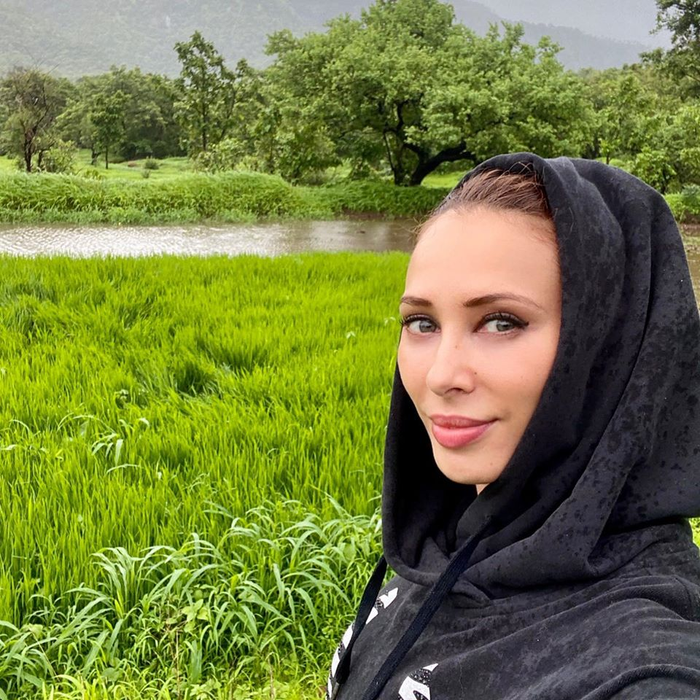 Iulia Vântur, alături de Salman Khan