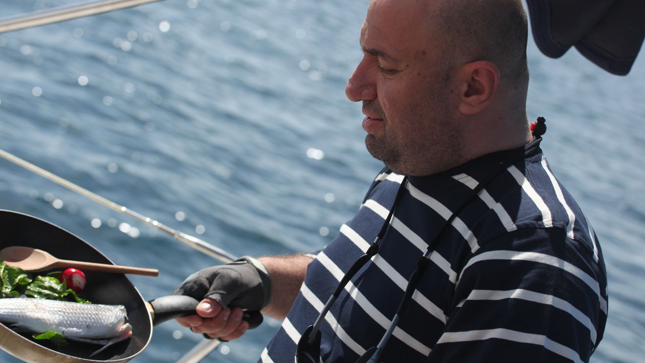 Dezvaluiri picante! MasterChef-ul Catalin Scarlatescu recunoaste ca talentul lui in bucatarie l-a ajutat sa agate femei!