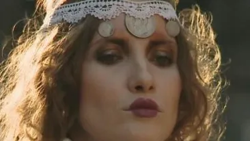 Nu o sa-ti vina sa crezi, dar uite cat de bine poate sa arate Iulia Albu! Vedeta nu mai arata ca o anorexica, ci ca o bomba sexy