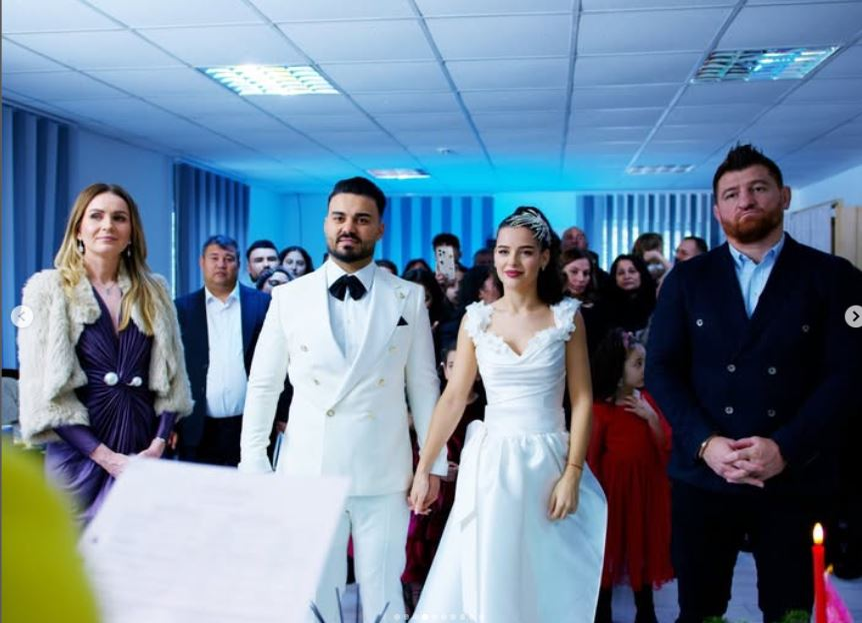Cum arată soacra lui Jador? Oana Ciocan are cu cine semăna