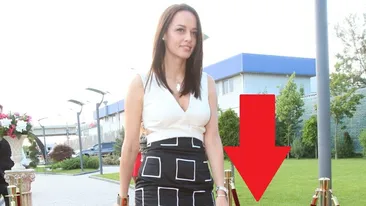 Andreea Raicu, cu lenjeria intima la vedere! Imaginea asta NU ai voie sa o ratezi! Fotograful a prins-o in offside!