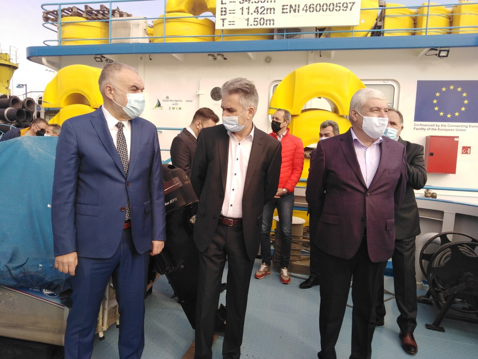Prima cursă a fost cu oficiali
