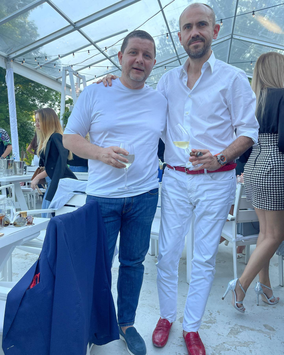 Florin Belu, alături de Cezar Florea, managerul de la casa de licitații Historic