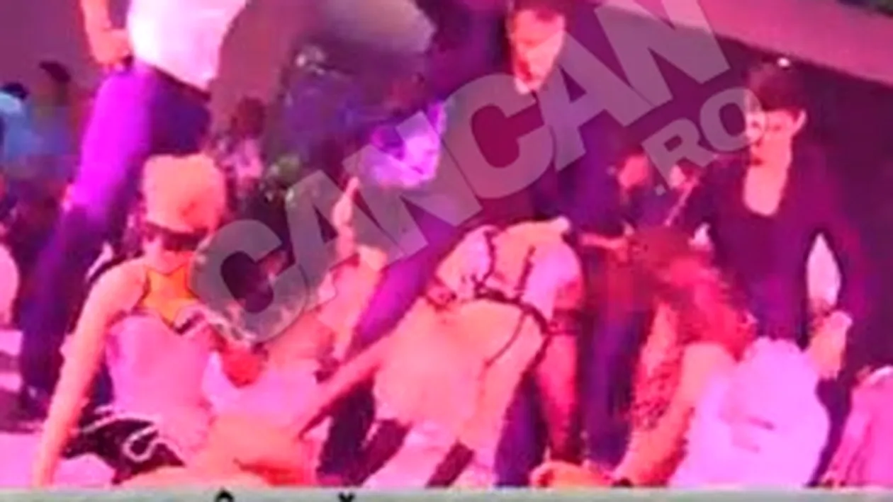 VIDEO Botezatu s-a dezlantuit de 1 Mai! A mimat sexul pe la spate cu o blonda intr-un club