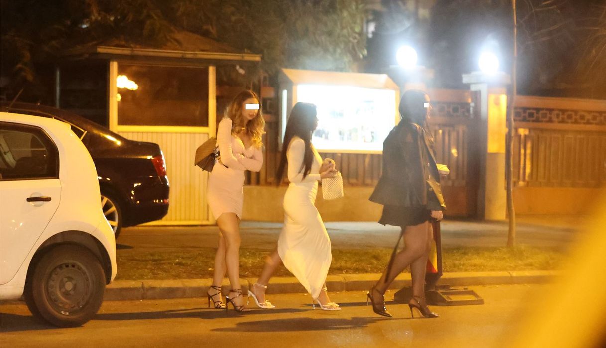 Andra Volos se pozează în Bentley și Ferrari, dar își scoate prietenele la restaurant cu Skoda (Foto: CANCAN.RO)