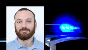 Alertă în Capitală! Un deținut, condamnat la 18 ani de închisoare pentru omor, a evadat dintr-o dubiţă parcată în Sectorul 2