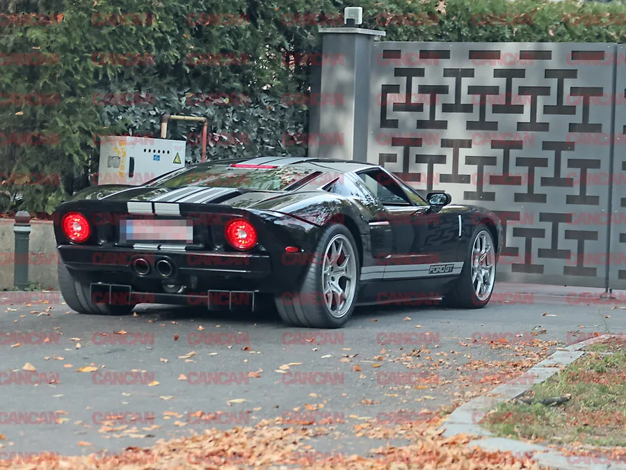 Fiul lui Gheorghe Iaciu, cu un Ford GT