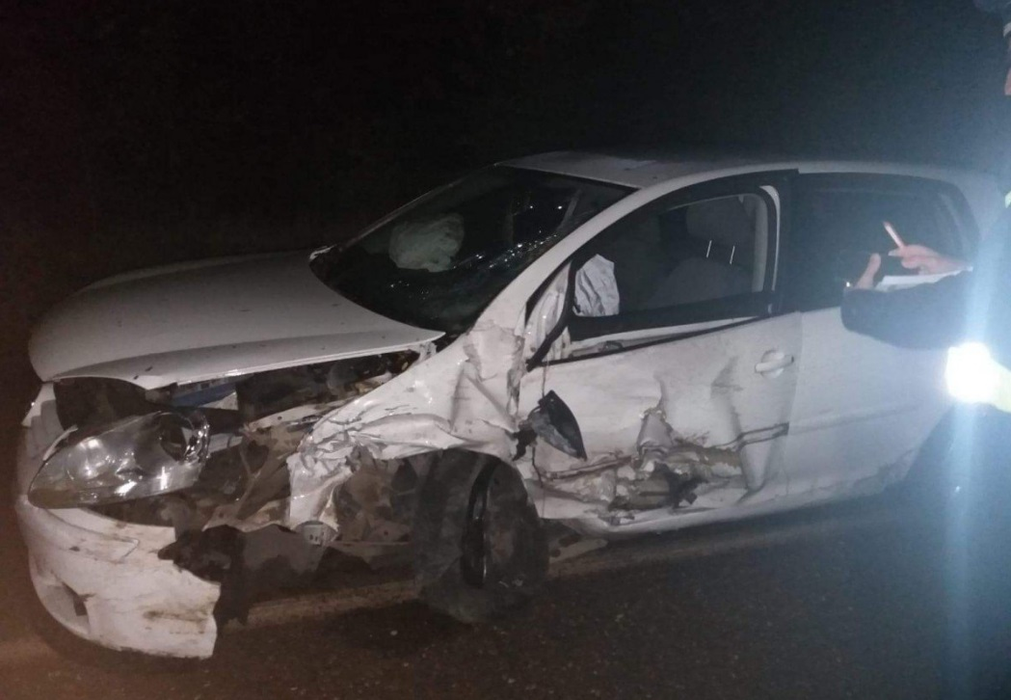 Având doar lenjerie intimă pe el, un preot beat a provocat un accident violent în Prahova. Doi tineri nevinovați au fost răniți. Cât a fost alcoolemia părintelui