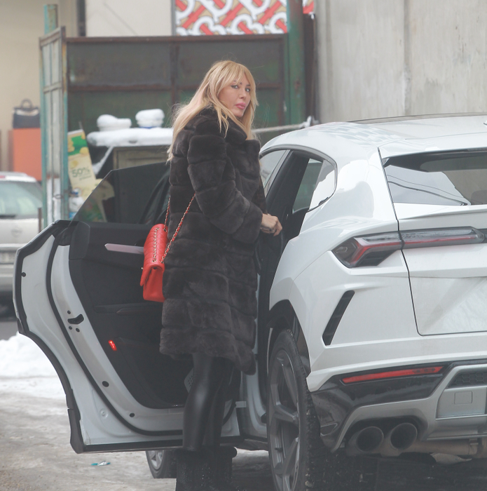 Maya Marcu, apariție de senzație la volanul unui Lamborghini Urus de 350.000 €