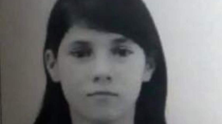 O fată de 16 ani, din Lugoj, a dispărut după orele de curs! Ramona a fost dată în urmărire