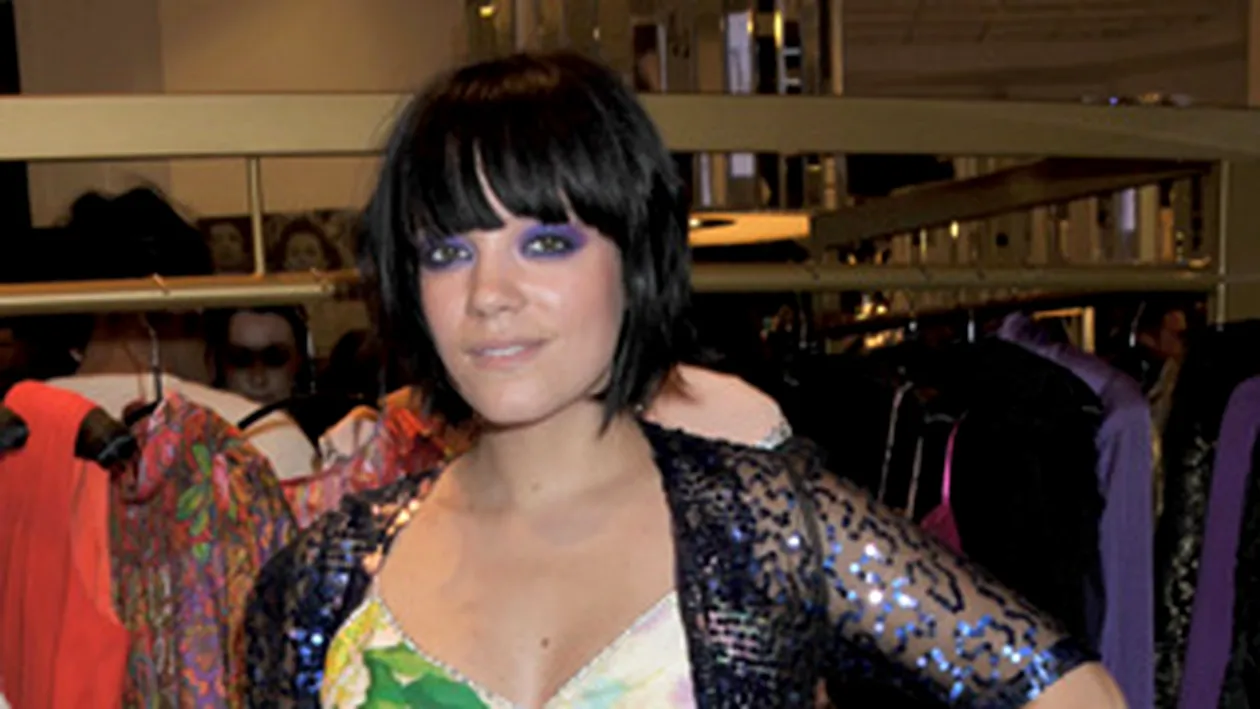 Lily Allen, nemultumita de kilogramele acumulate in timpul sarcinii: Ma simt ca un elefant