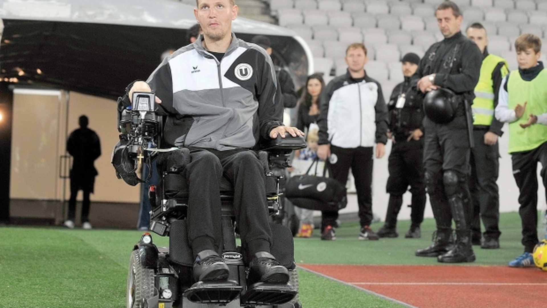 Mihai Neşu s-a apucat de o meserie nouă, la 8 ani de la accidentul care l-a ţintuit în scaunul cu rotile. Ce face acum fostul fotbalist