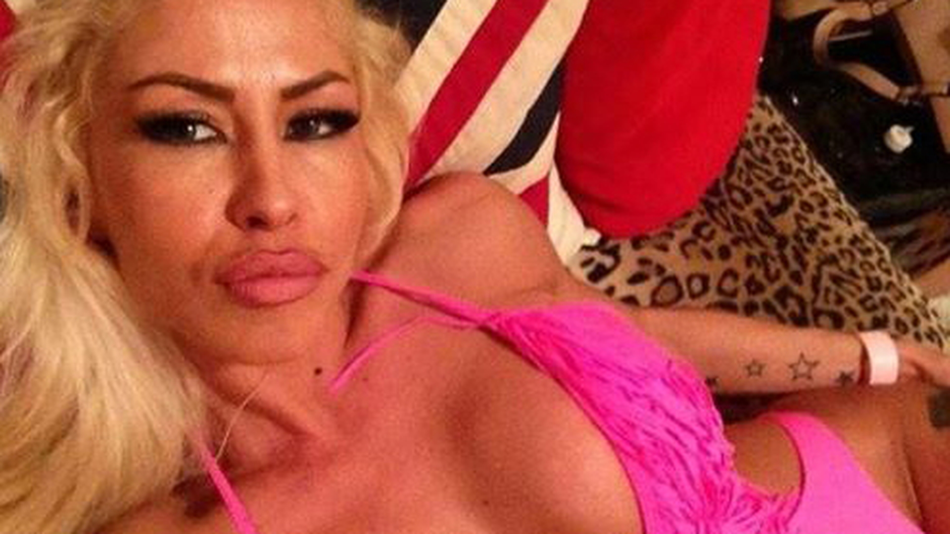 Eva Kent si-a tras un iubit cat un … munte! Vezi cum arata jumatatea fostei starlet porno!