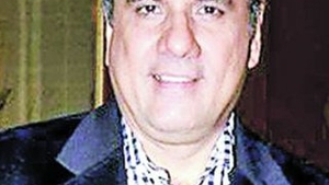 Boman Irani, pe care il puteti vede in "Kambakkht Ishq", a inceput de jos! A servit la mese