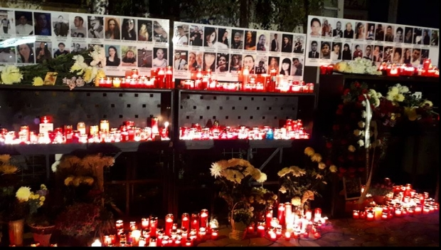 Marșul de comemorare a victimelor Colectiv. Peste 2000 de oameni merg spre Club în ritmuri de chitară