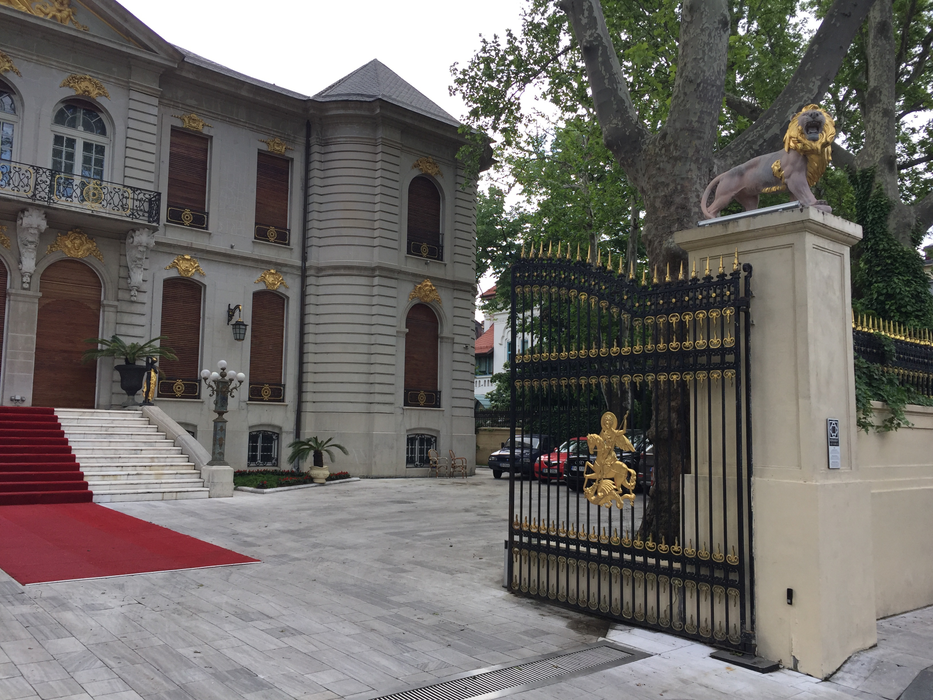 Laurenţiu Reghecampf a fost convocat la Palat de Gigi Becali