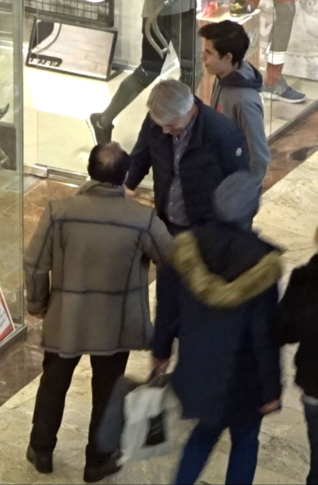 Cei doi se salută din nou