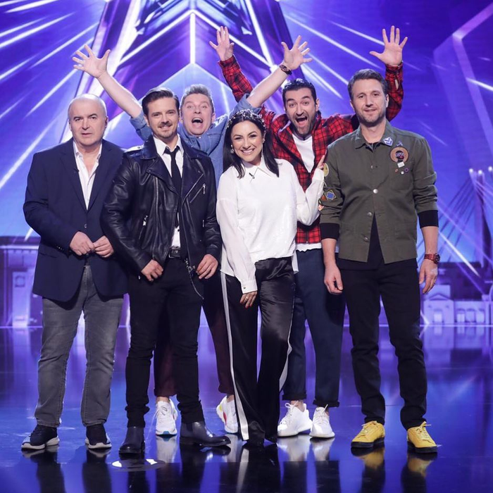 Andra a avut curajul să apară așa la „Vocea României”! Decolteul amețitor a acaparat toate privirile