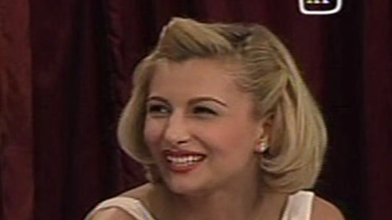 Lora a fost agent comercial! Afla ce produse vindea din usa in usa